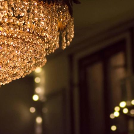 Cafe Pension The Chandelier Terneuzen Bagian luar foto