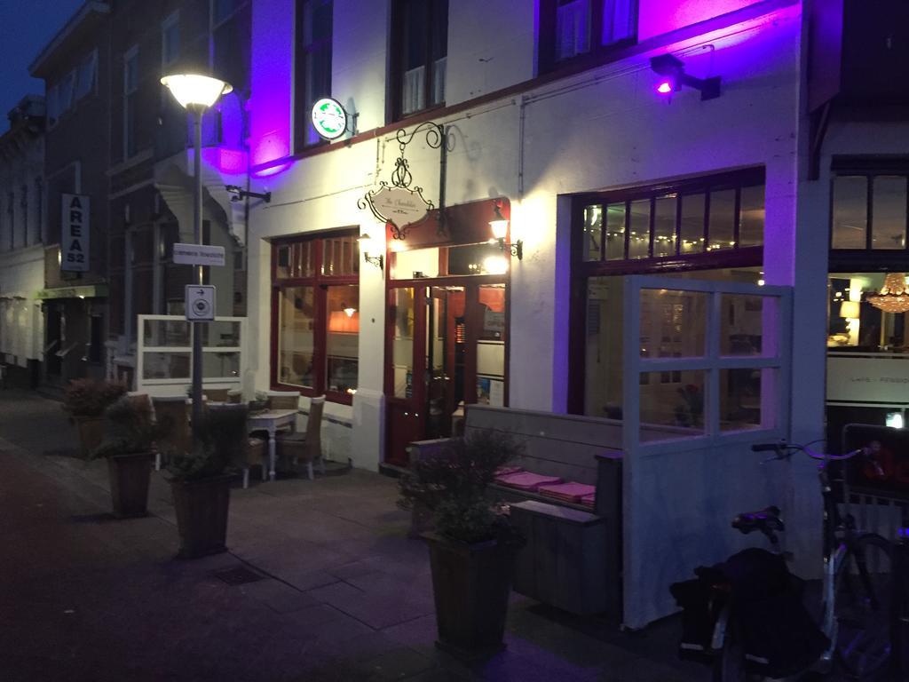 Cafe Pension The Chandelier Terneuzen Bagian luar foto