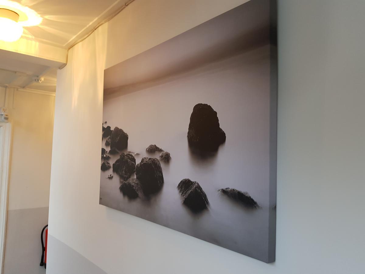 Cafe Pension The Chandelier Terneuzen Bagian luar foto